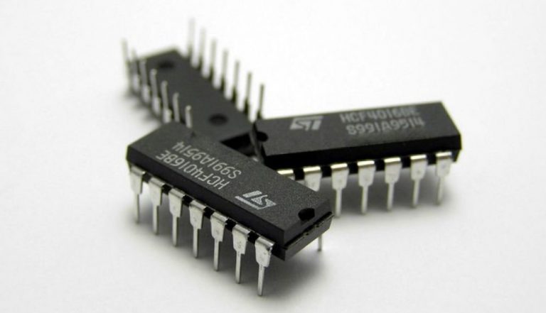 IC (Integrated Circuit)